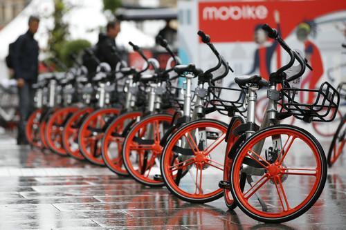 6月29日，來自中國的摩拜單車在英國第二大城市曼徹斯特亮相。新華社發(fā)
