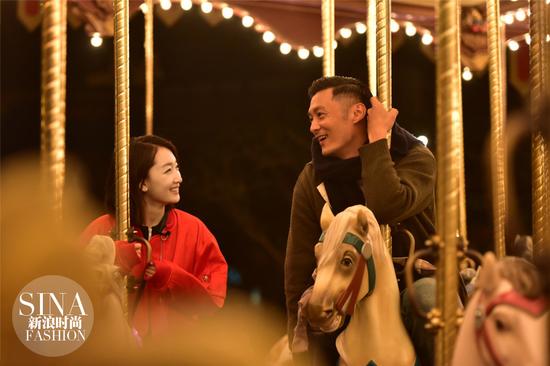 余文樂(lè)，周冬雨游園