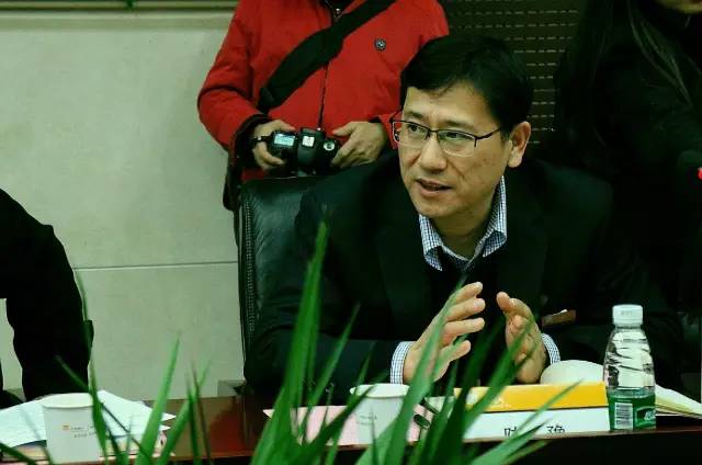 互動結束后華潤燃氣的陳豫總也對各位達人們提出的問題一一作出解答，可是讓大家伙兒們相當滿意呢！
