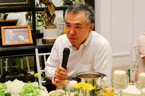 就藝術(shù)品投資收藏、人工智能、基因檢測等話題，劉東曉博士一一做了分析講解。