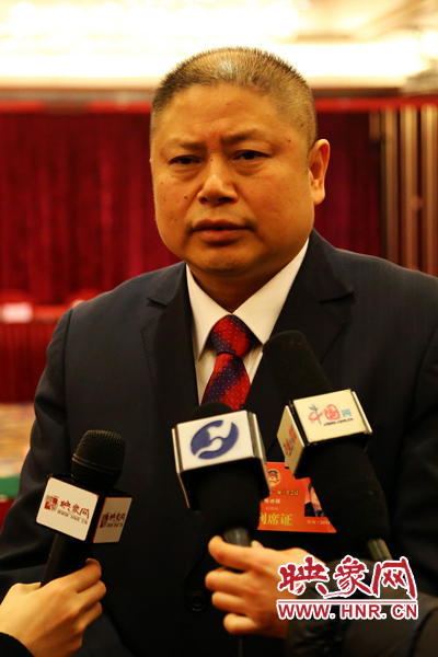 全國(guó)政協(xié)委員，河南弘昌集團(tuán)、信陽(yáng)毛尖集團(tuán)董事長(zhǎng)陳世強(qiáng)