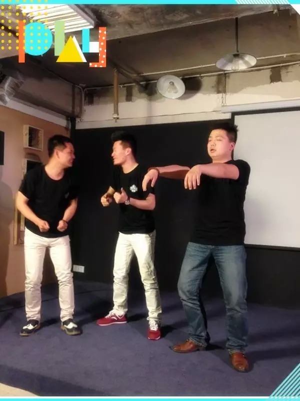 能看出這個場景主題是衛(wèi)生紙嗎？我讀書少，你別騙我……