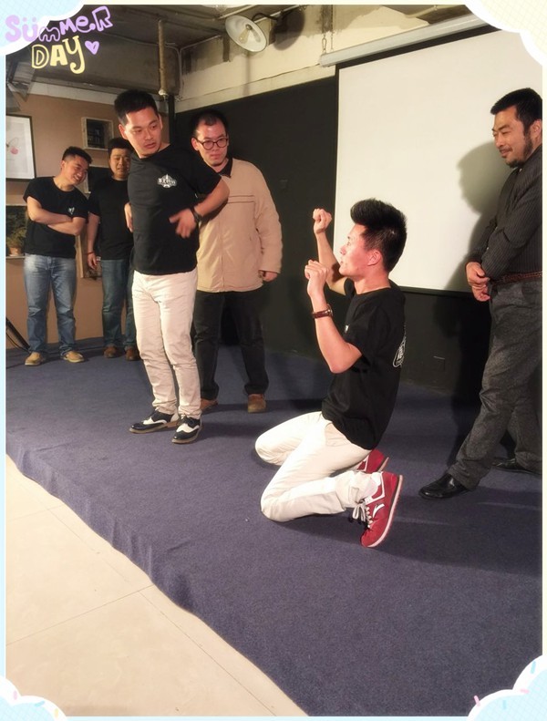 難度增加，連動作都由觀眾設(shè)定~行軍打仗中，路飛是有多怕死？