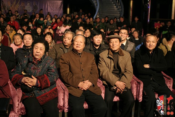 著名豫劇表演藝術(shù)家、小生之帝王素君  著名豫劇表演藝術(shù)家、唐派傳人賈廷聚、楊志禮