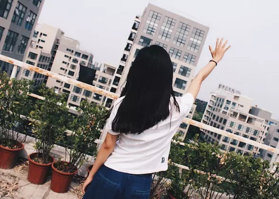 你問我要去向何方，我指向天空的方向。