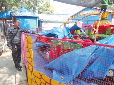 小涵的家人說，小涵就是在這里被卷進車輪下的