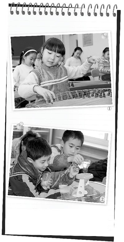 　圖1：鐵路五小古箏社團(tuán)的孩子們正在演奏《高山流水》，圖2：科學(xué)課上，孩子們正在探索水的秘密。