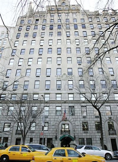 　　2005年，兩人以4400萬美元購入紐約市一套豪宅，裝修花了5000萬。