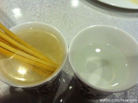 圖片來自黃渤、河北李虎微博
