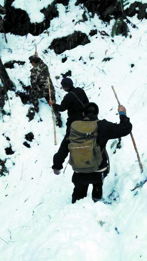 大雪封路，搜尋變得艱難　家屬/供圖