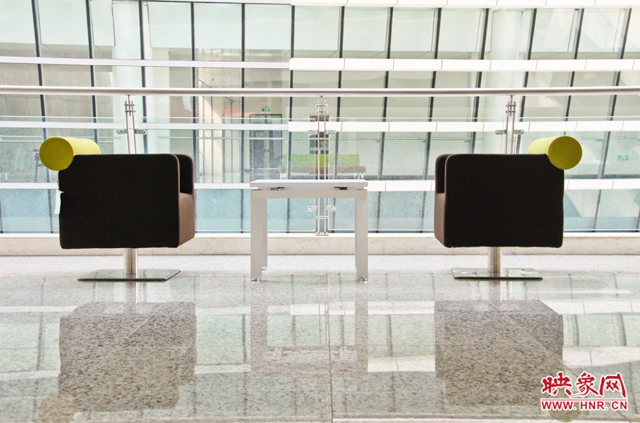 休息區(qū)也顯得非常有現代感