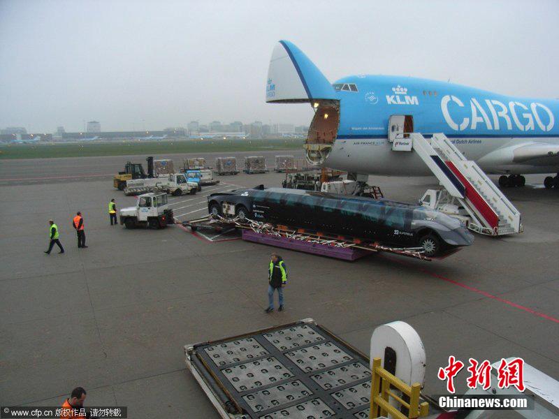 “超級巴士”在迪拜投入運(yùn)營 打造世界最豪華公交車 “超級巴士”在迪拜投入運(yùn)營 打造世界最豪華公交車