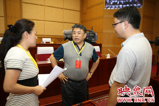 映象網全程直播省十二屆人大常委會專題詢問會