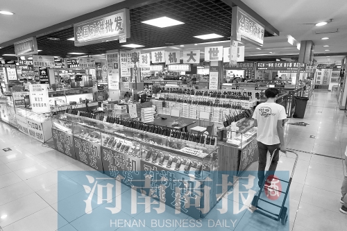 鄭州科技市場(chǎng)電商“搶食” 八成商戶(hù)卻不開(kāi)網(wǎng)店