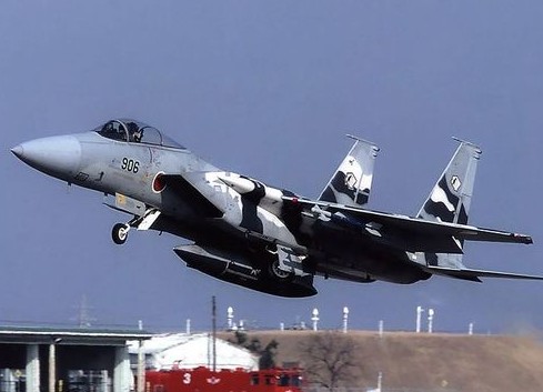 資料圖：日本空軍自衛(wèi)隊F15戰(zhàn)機。