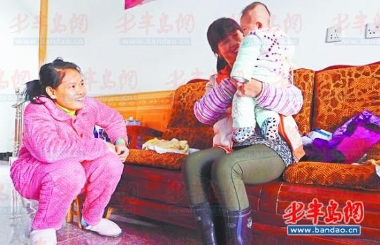 一位嫁給村民的外籍女孩認(rèn)為她們的主要作用其實(shí)是生孩子。