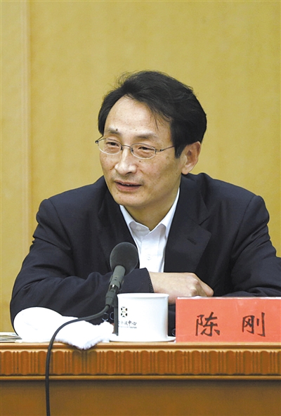 昨日，北京市人大代表、北京市副市長陳剛參與豐臺(tái)團(tuán)小組討論。 新京報(bào)記者 浦峰 攝