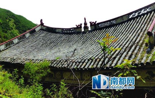 　照光寺在致歉微博中稱，該寺位于蒼山之上，年久失修，且沒有防火通道。