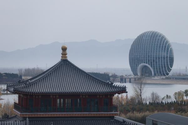 　因APEC會議籌備，雁棲湖景區(qū)于10月25日關(guān)閉至11月14日重新開放。 劉行喆 澎湃資料