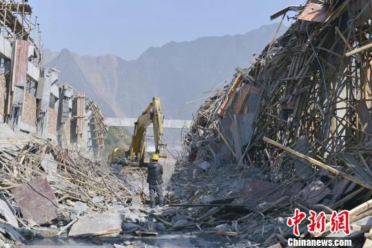 郴州一在建工地發(fā)生腳手架垮塌事故。鐘鐳　攝