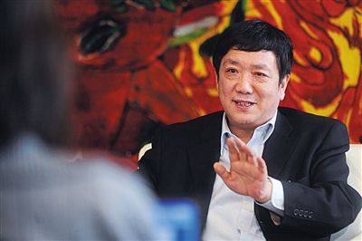 　政協(xié)委員、中國電力投資集團總經理陸啟洲稱，7800元是其每月基本工資。資料圖片/新京報記者 楊杰