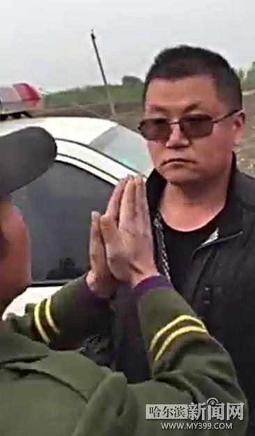 鄉(xiāng)干部開車沖進農田攆野雞 8旬老農阻攔被打倒 鄉(xiāng)干部開車沖進農田攆野雞 8旬老農阻攔被打倒