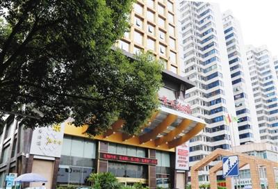 衡陽官員趙安民與之保持聯(lián)系，并邀約女子在這家酒店房間見面。