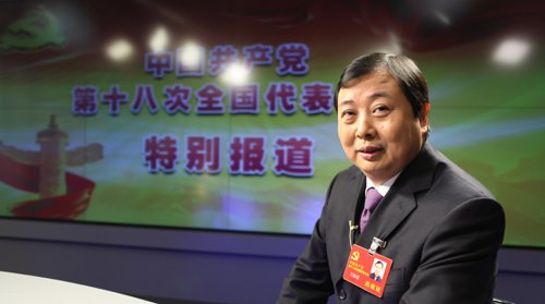 十八大代表，江蘇省江陰市華西村黨委書記、華西集團董事長吳協(xié)恩