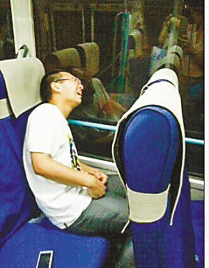 朱江突然發(fā)?。ㄊ忻窆﹫D）