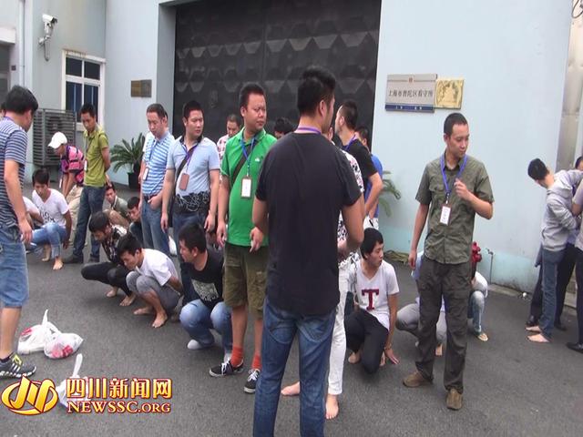 公安局管抓捕詐騙公司現(xiàn)場（警方視頻截圖）。