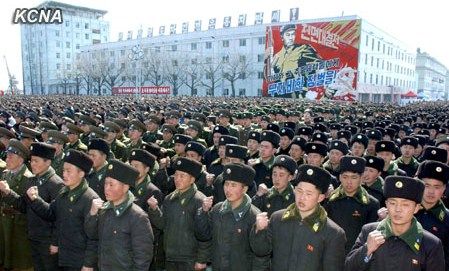 朝鮮黃海北道、咸鏡南道和南浦市11日舉行軍民大會，支持朝鮮人民軍最高司令部發(fā)言人聲明。