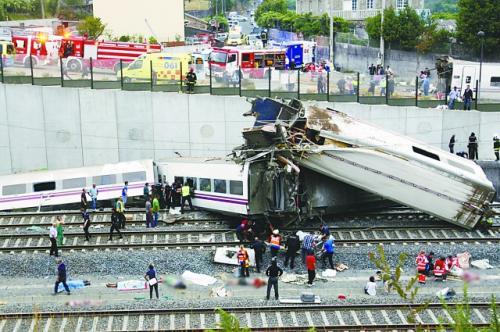 當(dāng)?shù)貢r間24日晚，西班牙一列火車在圣地亞哥-德孔波斯特拉附近脫軌，造成至少78人死亡、上百人受傷。