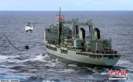 資料圖:2014年4月15日，澳大利亞珀斯，各國繼續(xù)執(zhí)行MH370搜尋任務(wù)。當(dāng)日共有9架軍用飛機(jī)，2架民用飛機(jī)和11艘船只協(xié)助搜尋MH370。