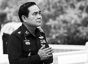 8月21日，巴育在泰國(guó)春武里府出席軍方活動(dòng)。 新華社發(fā)