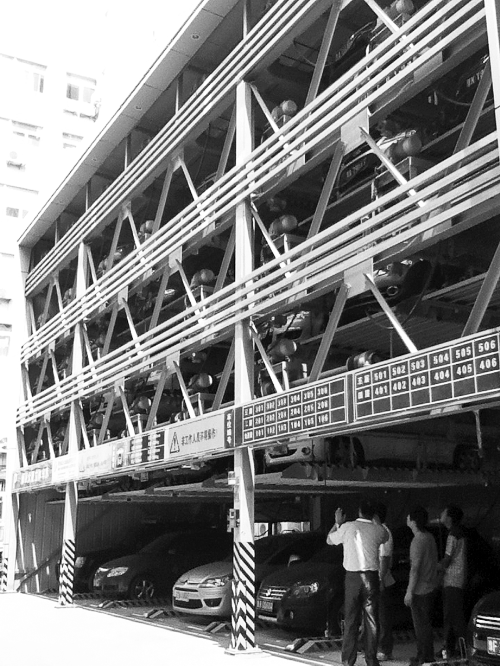 　鄭州新建的28座立體車庫，多數(shù)沒有規(guī)劃許可證