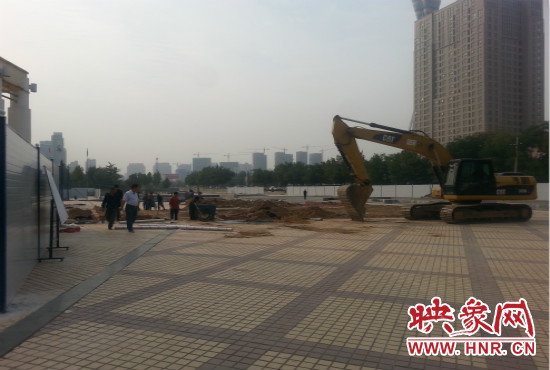 隴海路朝鳳路等三個(gè)站點(diǎn)已經(jīng)實(shí)施圍擋。