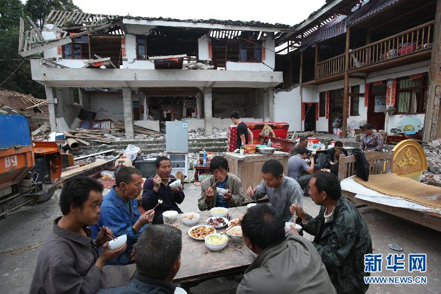 直擊震區(qū)：生活，依然在繼續(xù)