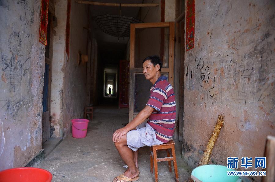 農(nóng)場棚戶區(qū)的最后留守家庭：留下的是回憶，迎來的是幸福