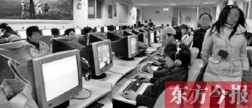 網(wǎng)吧早已成為年輕人的一個(gè)重要去處。18年過(guò)去了，河南人的生活與互聯(lián)網(wǎng)已經(jīng)密不可分