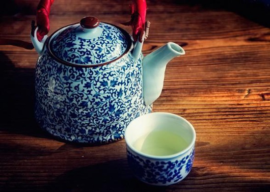 四月春茶香 尋茶訪(fǎng)水游煙雨江南