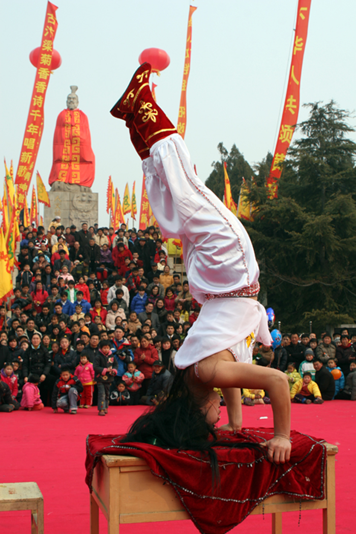 　　超強(qiáng)的演出陣容,超強(qiáng)的娛樂(lè)產(chǎn)品組合。