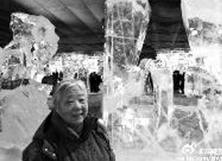 鄭淵潔為81歲母親所拍圖片。
