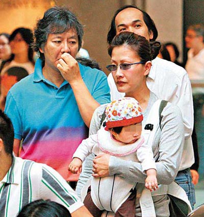 陳慧珊和老公鐘家鴻、女兒