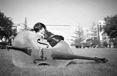 提琴專業(yè)的康康被稱為“人大女神”。