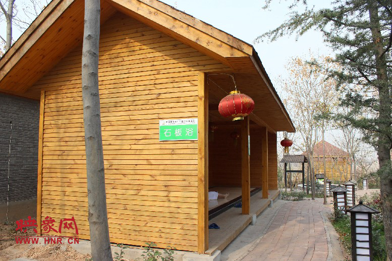 石板浴，躺在上面超級爽