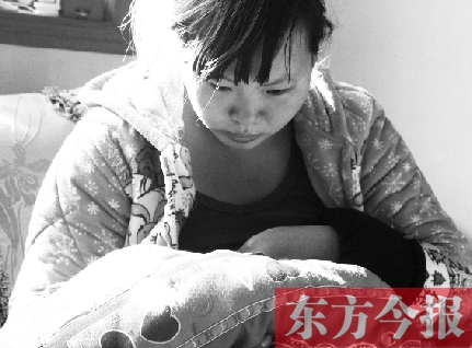重新找回兒子蛋蛋，年輕的媽媽再也不忍離開