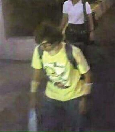 據(jù)泰國(guó)媒體報(bào)道，警方目前已鎖定曼谷17日爆炸嫌疑人。