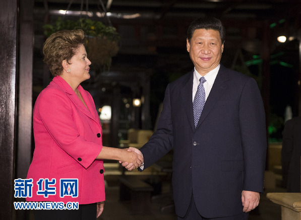 3月27日，國家主席習近平在南非德班會見巴西總統(tǒng)羅塞夫。新華社記者 蘭紅光 攝