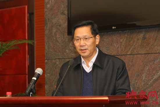 河南人民廣播電臺臺長李新全在映象網上線儀式上講話 河南人民廣播電臺臺長李新全在映象網上線儀式上講話