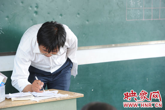 圖為王格現(xiàn)在課堂上。